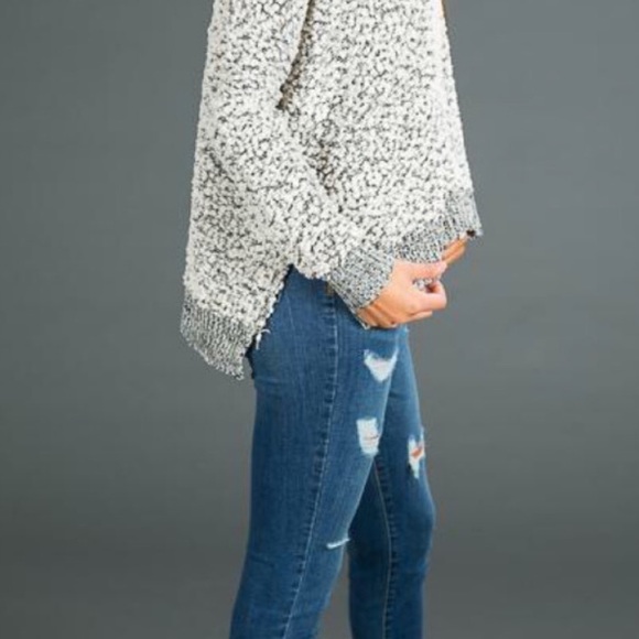 Oversized Super Soft! Popcorn Sweater-S/M-NWOT - Picture 6 of 6